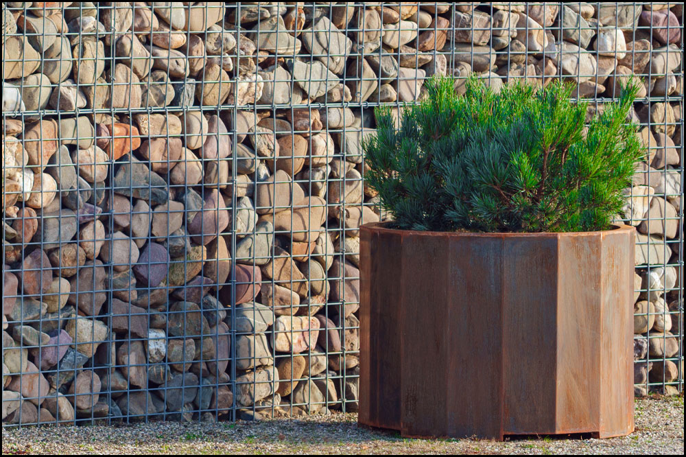 ADEZZ BOXER Corten Steel Contemporary Round Garden Planter