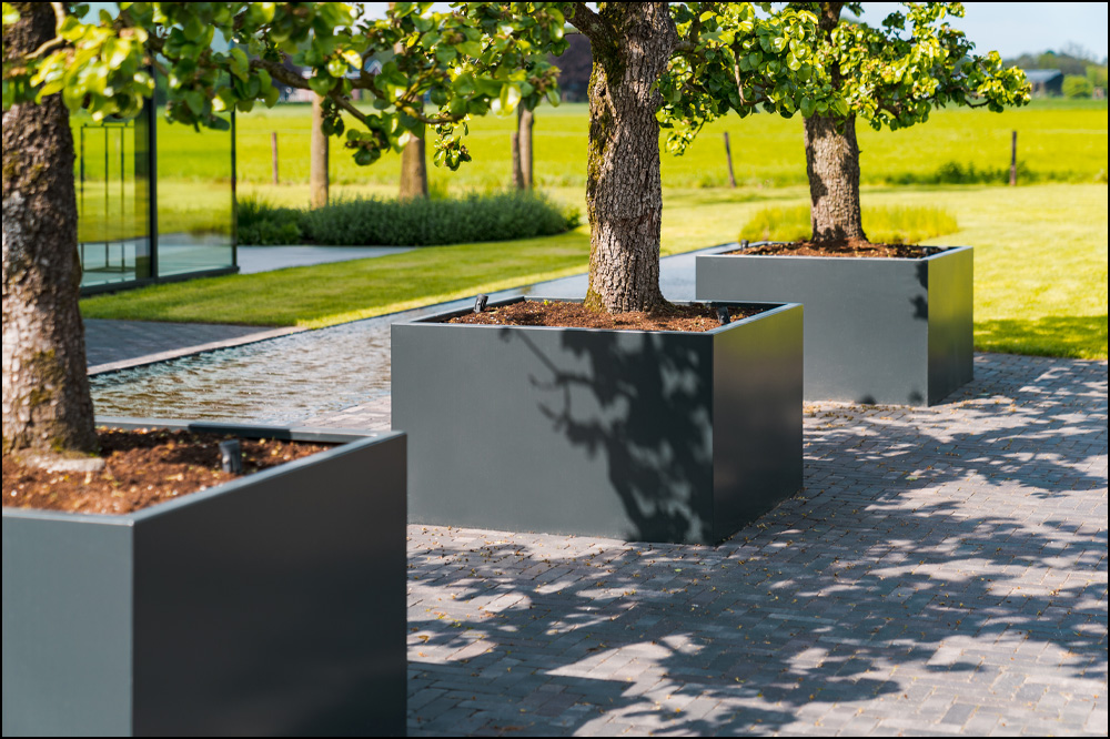 ADEZZ CARREZ Black Aluminium Low Square Garden Planter