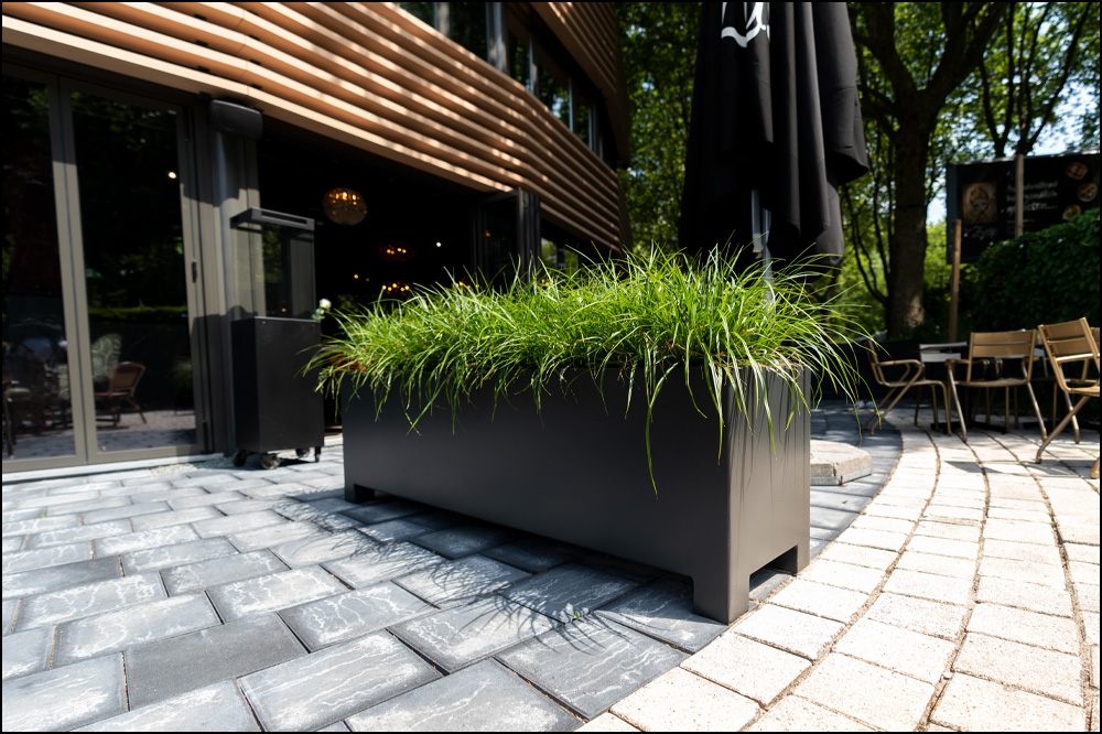 ADEZZ CARREZ Black Aluminium Low Square Garden Planter