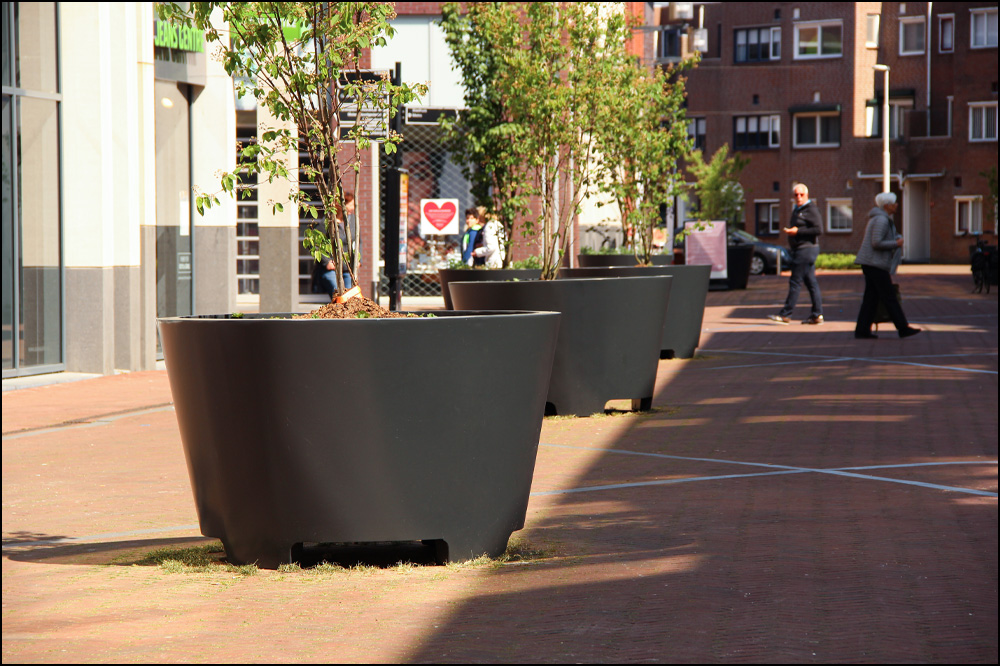 ADEZZ Black Extra Large 4mm Commercial CONIC Planter