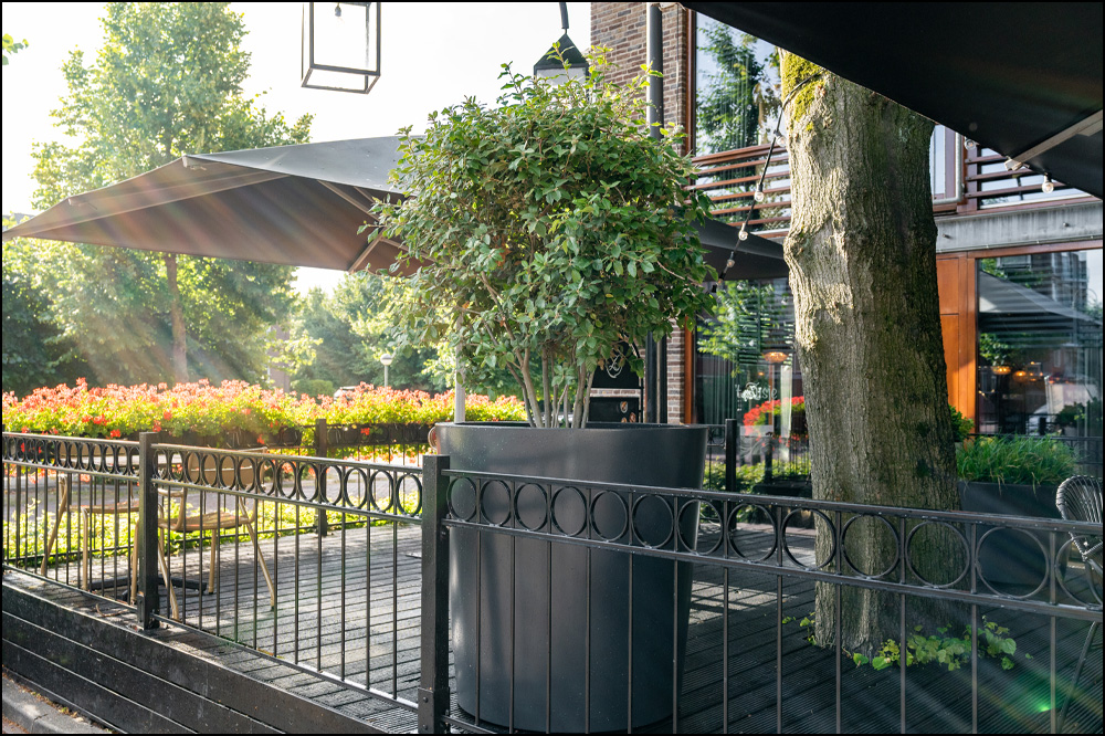 ADEZZ CARREZ Black Aluminium Round CONIC Planter