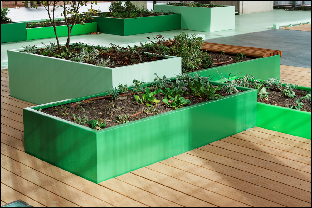ADEZZ CARREZ RAL GREEN Bepsoke Colour Aluminium Planters