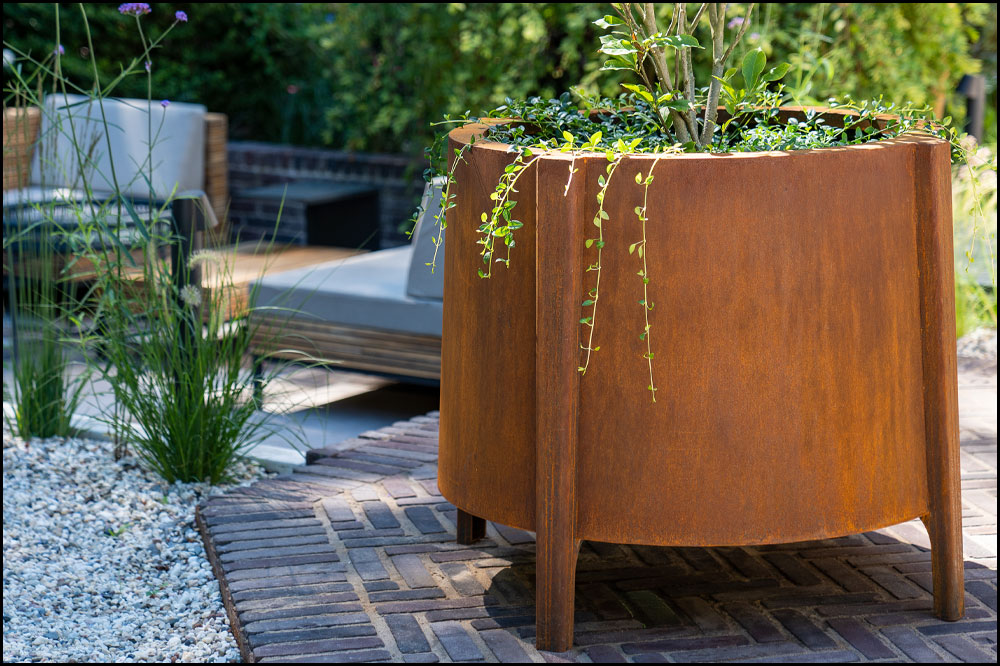 ADEZZ Corten Steel BOTAN Round Tapered Contemporary Garden Planter on legs
