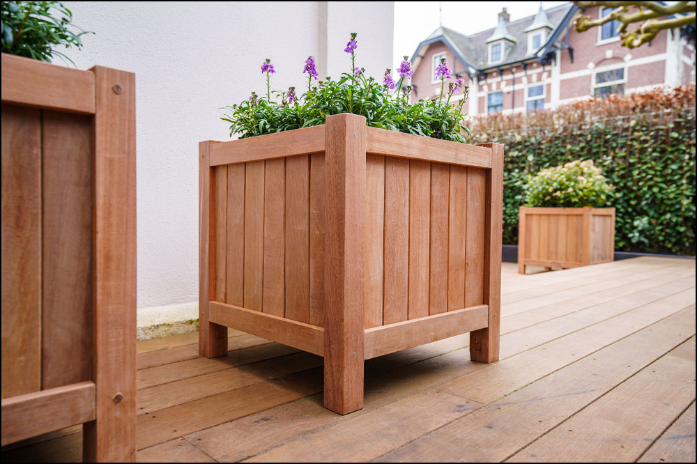 ADEZZ Hardwood VALENCIA Square Planter